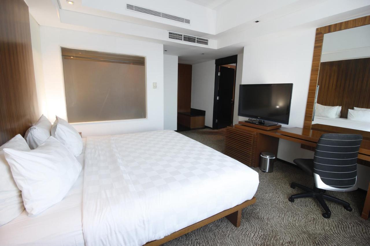 Novotel Balikpapan Esterno foto