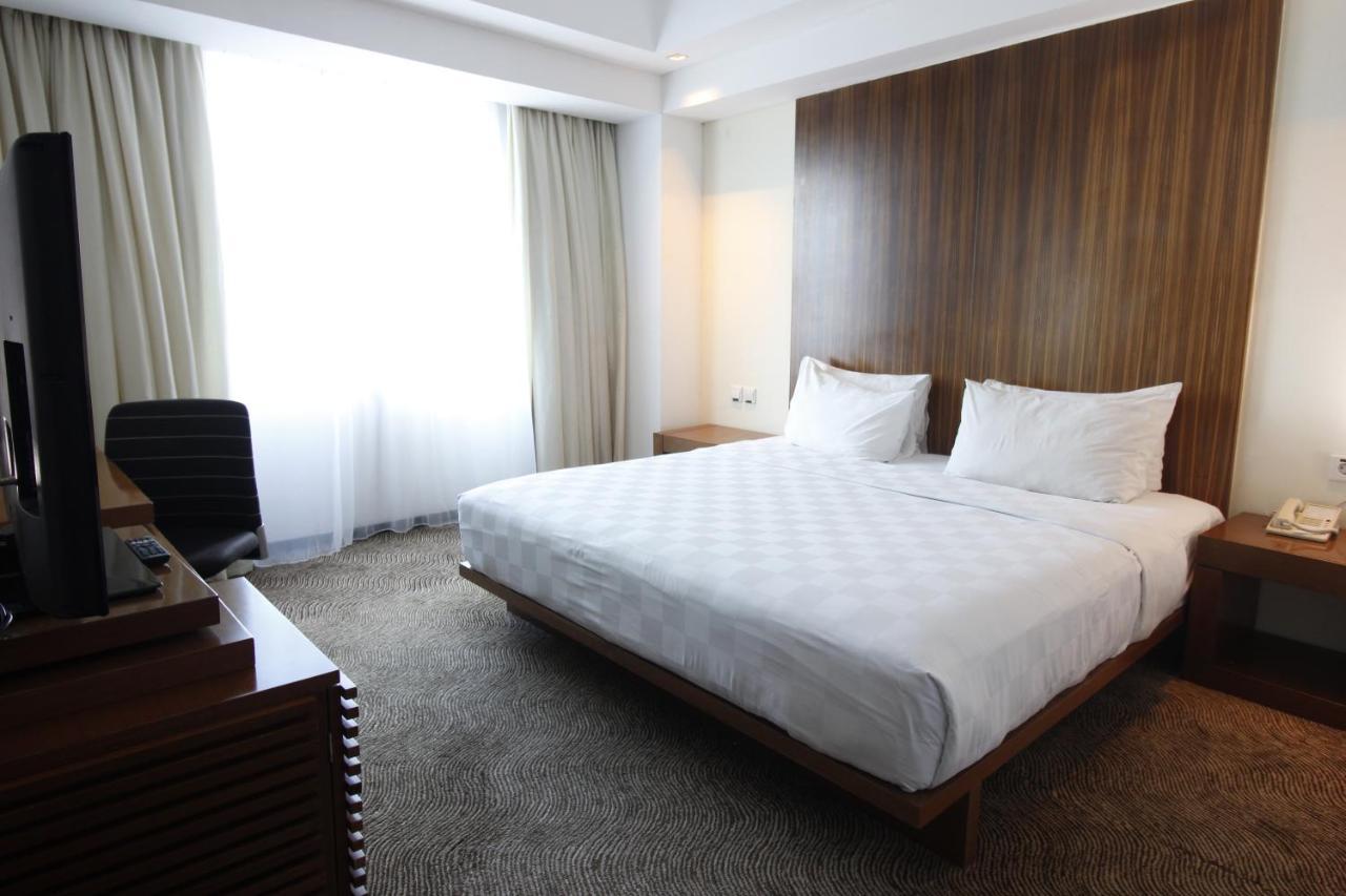 Novotel Balikpapan Esterno foto