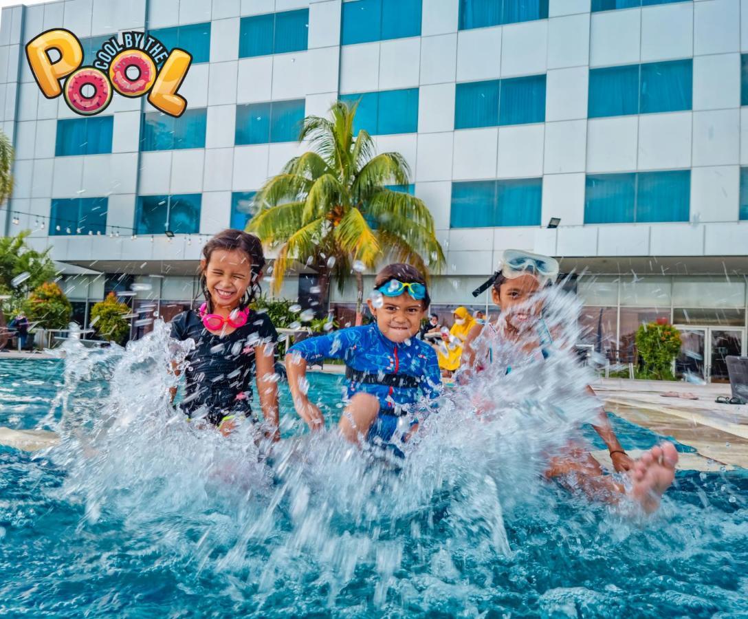 Novotel Balikpapan Esterno foto